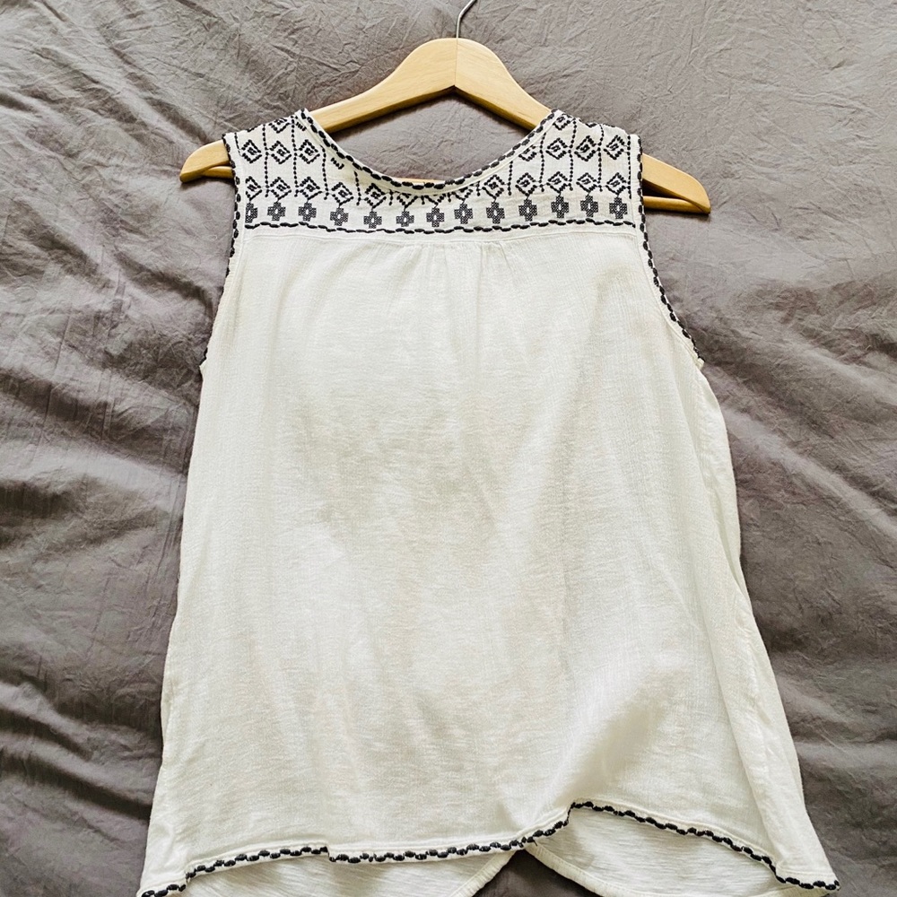 Next Blouse - Picture 2 of 4
